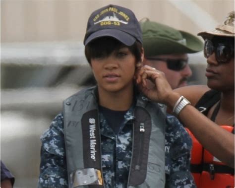 Rihanna Battleship : Teaser Trailer