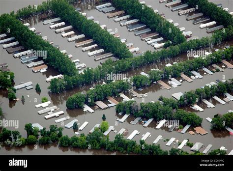 Jun 26, 2011 - Minot, North Dakota, U.S. - Mobile homes in Minot are ...