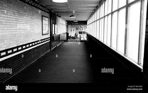 Keighley railway station Stock Photo - Alamy