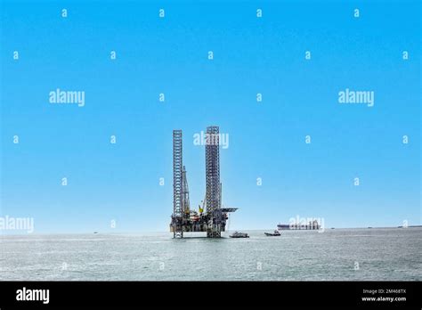 Bombay High Field, Mumbai High Field, oil rig, offshore oilfield ...