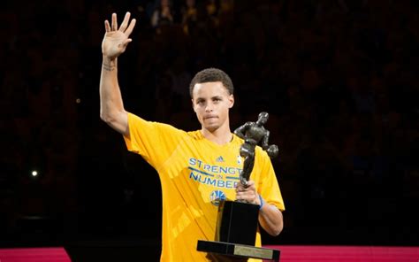 VIDEO: Steph Curry accepts MVP trophy in front of Warriors fans - CBSSports.com