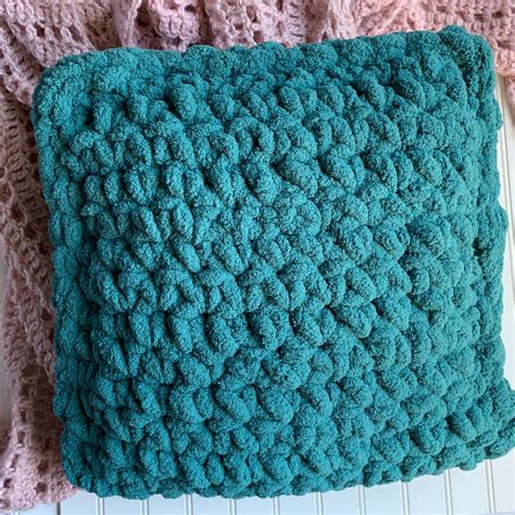 How to Make a Crochet Pillow Cover | My Nourished Home