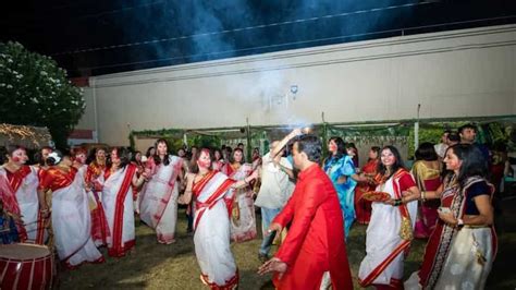 Durga Puja 2023: Bengali Probashis Abroad Share Glimpses Of Global ...