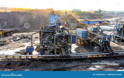 Coal Mining and Processing Plant Equipment Editorial Photo - Image of africa, burn: 140424761