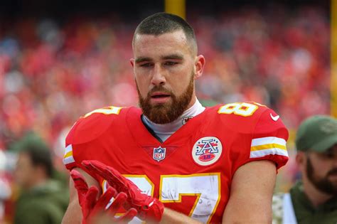 Chiefs tight end Travis Kelce shows up again in Super Bowl Week TV coverage