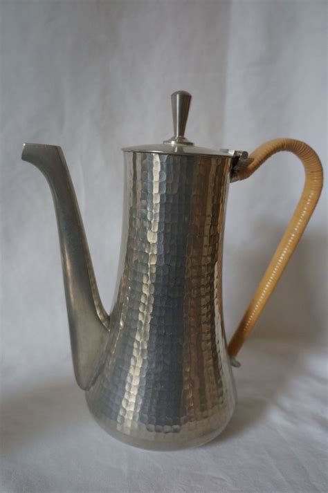 Selangor Pewter Beautiful Hammered Pewter and Cane Wrapped Teapot | Tea pots, Selangor, Pewter