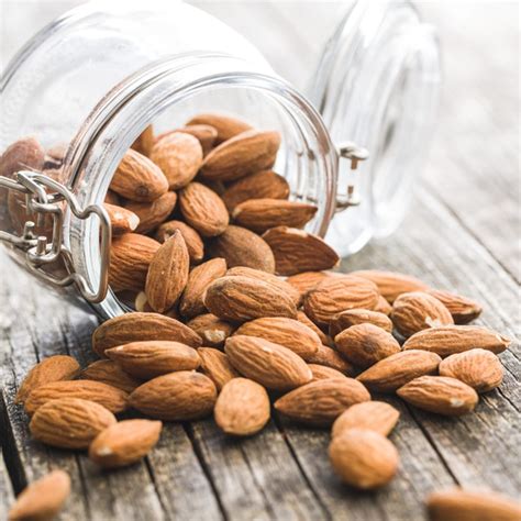 10 Powerful Health Benefits of Almonds | Taste of Home