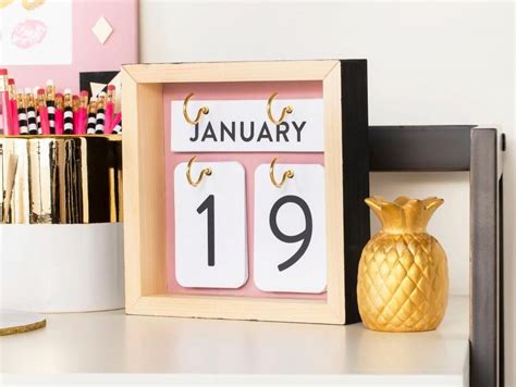 DIY Modern Desk Calendar Diy Crafts Hacks, Easy Diy Crafts, Diy Home Crafts, Diy Arts And Crafts ...