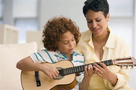 Guitar Lessons for Kids - When Children Should Start Lessons