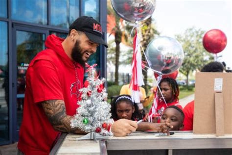 Mike Evans Official | Mike Evans Family Foundation - Tampa Bay Buccaneers