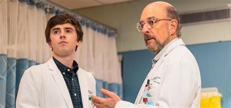 Astro da série 'The Good Doctor' é hospitalizado após teste positivo para coronavírus - Monet ...