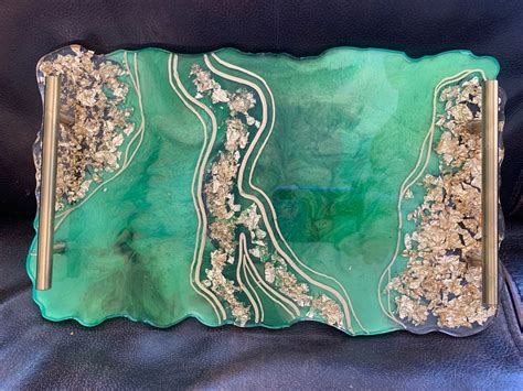 Green & Gold serving tray in 2023 | Green and gold, Gold serving tray, Resin art