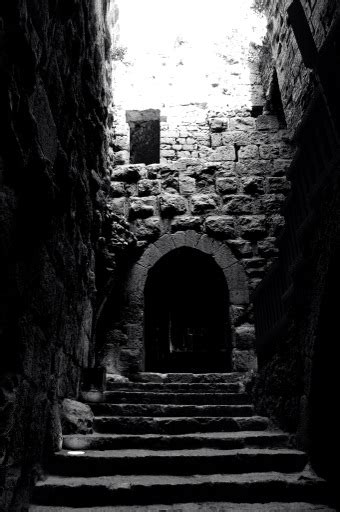 The Castle Dungeon and the Oubliette: The Truth About These Medieval Prisons - Exploring Castles