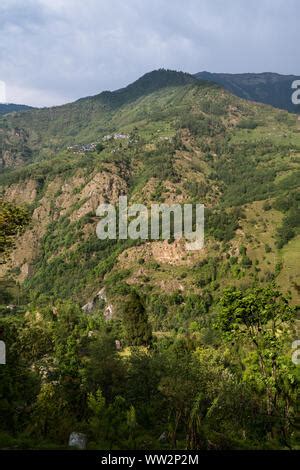 Valley of Ghar Khola river in vicinities of Ghara village, Annapurna Circuit trek, Nepal Stock ...