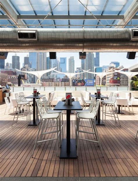 6 Chicago Rooftop Bars That Are Perfect for Summer | Hotel rooftop bar, Godfrey hotel chicago ...