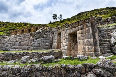 Cusco on a day of excursion: travel the incas ruins