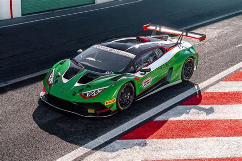 Siêu xe đua Lamborghini Huracan GT3 EVO2 trình làng với nhiều nâng cấp