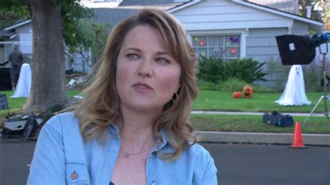 Lucy Lawless's "Parks and Recreation" Halloween Episode Interview - YouTube