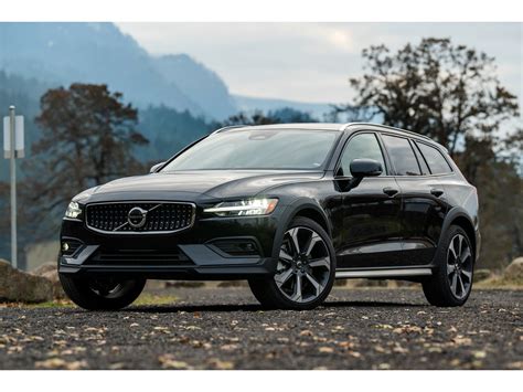 2023 Volvo V60 Review, Pricing, & Pictures | U.S. News