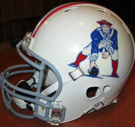 New England Patriots 1965-81' Throwback Style Riddell Revolution ...