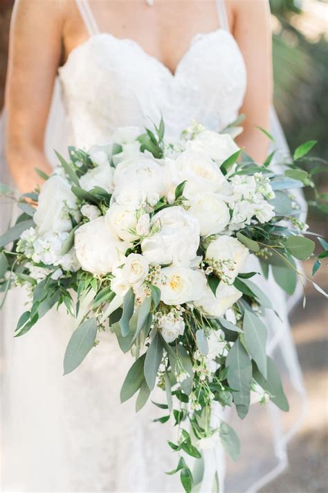 White and Greenery Heart Shaped Bridal Bouquet #wedding #weddings # ...