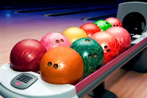 What Are Bowling Balls Made Of? Which Materials And Coverstocks To Look ...