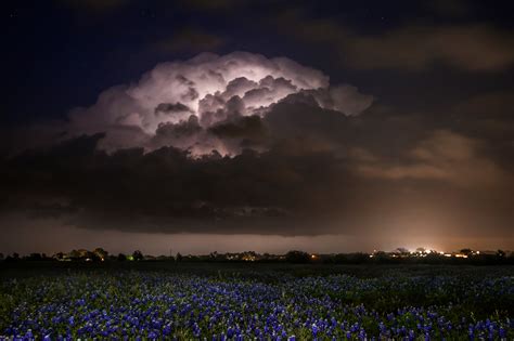 Storm chaser braves 2017's wild year of US weather – in pictures ...