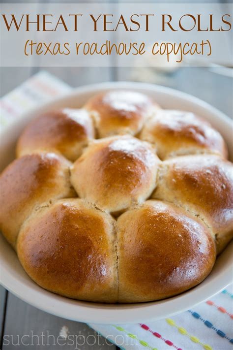 Wheat yeast rolls (Texas Roadhouse copycat) - Such the Spot