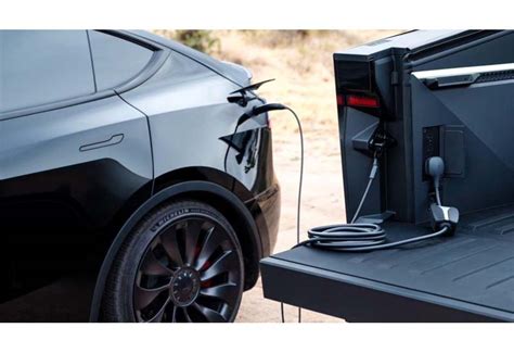 Tesla Cybertruck Delivers Groundbreaking Bidirectional Charging, V2L ...