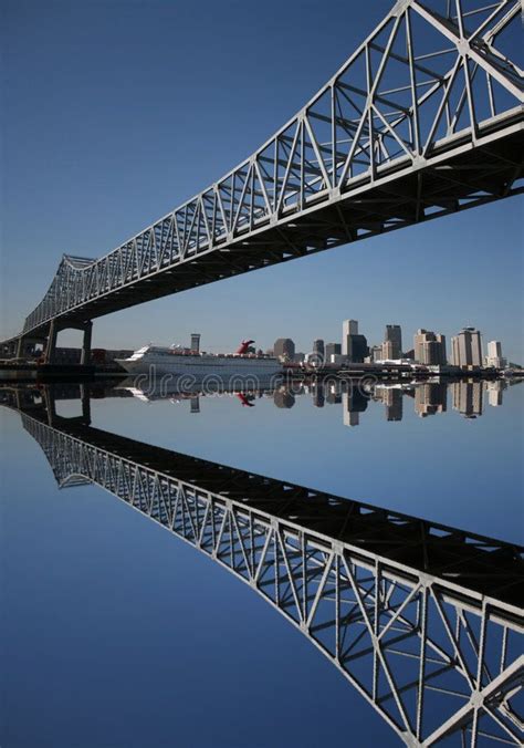 Bridge with New Orleans skyline. Crescent city connection bridge and ...