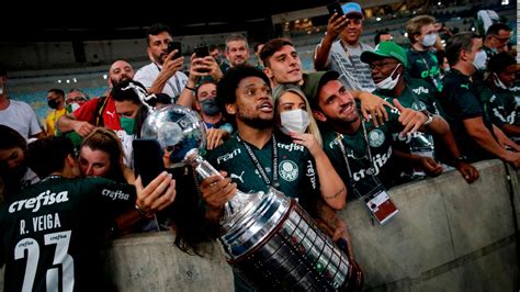 Copa Libertadores: Palmeiras fans gather to celebrate dramatic win - CNN