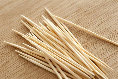 Stack of clean wooden toothpicks - Free Stock Image