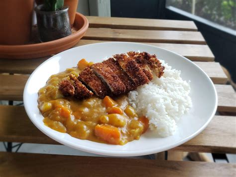 Tonkatsu curry for rainy day lunch : r/JapaneseFood