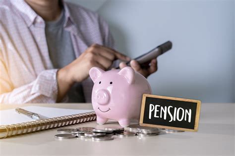 State pension increase 2023: How much the UK pension will go up next year if triple lock stays ...