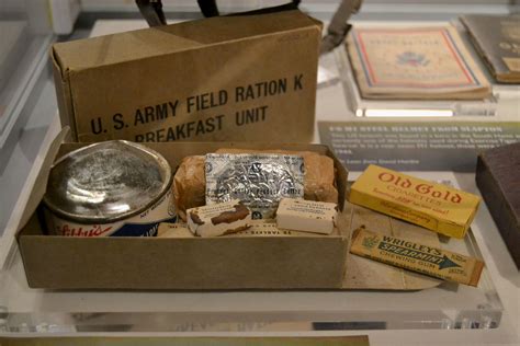 US Army field ration: "K" Ration breakfast unit with chewing gum ...