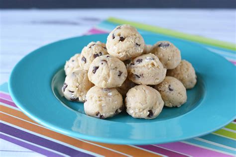 No Bake Chocolate Chip Cookies Ball recipe - Teaspoon Of Goodness