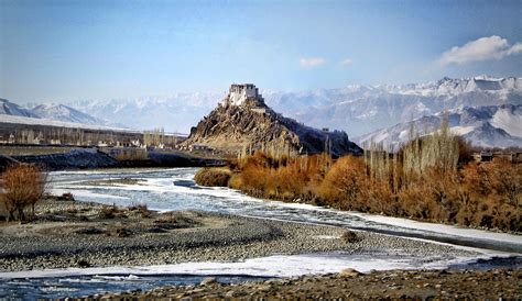 Ladakh in winter. : r/pics