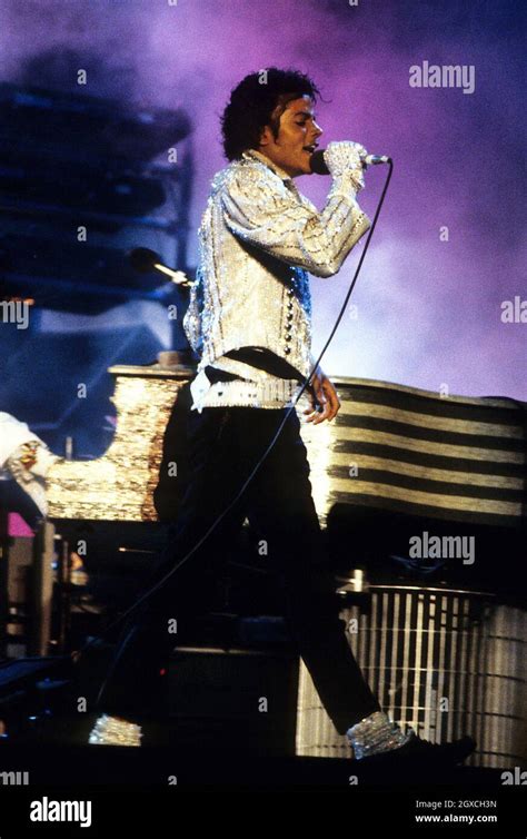 Michael Jackson live in concert in Dallas, Texas in June 1984 Stock ...