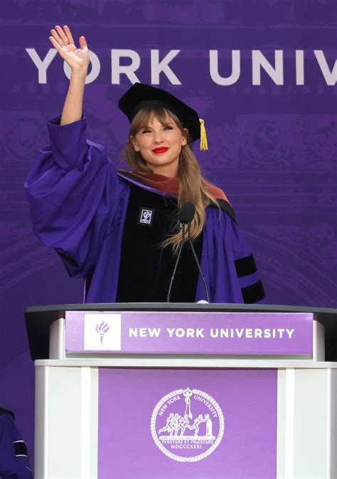 Taylor Swift Offers ‘Life Hacks’ in Her NYU Commencement Speech