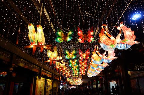 The Lantern Festival In The Spring Festival Picture And HD Photos | Free Download On Lovepik