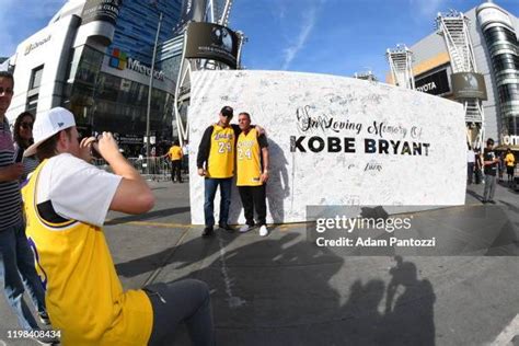 Lakers Fans Staples Center Photos and Premium High Res Pictures - Getty ...