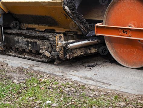 roller , road construction 9407282 Stock Photo at Vecteezy