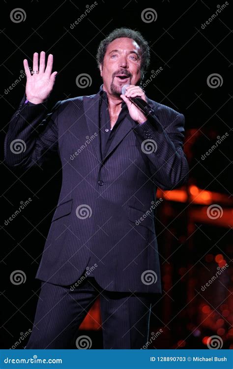 Tom Jones Performs in Concert Editorial Stock Photo - Image of sunrise, woodward: 128890703