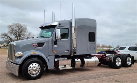 NEW 567 HEADING OUT! - Peterbilt of Sioux Falls