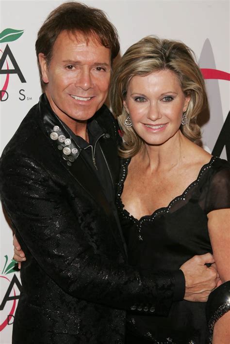 Cliff Richard Photos Photos: The 39th Annual Country Music Association Awards - Arrivals | Sir ...