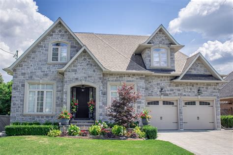 7 Popular Stone Types for Houses | Brick Experts