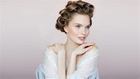 How to Do Pin Curls on Short and Long Hair - L’Oréal Paris