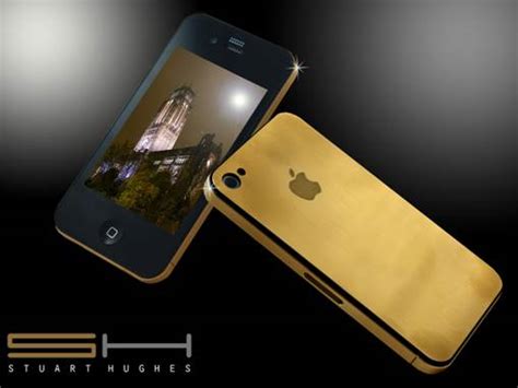 EMM (pronounced EdoubleM): Stuart Hughes iPhone 4 in 24 kt. Gold