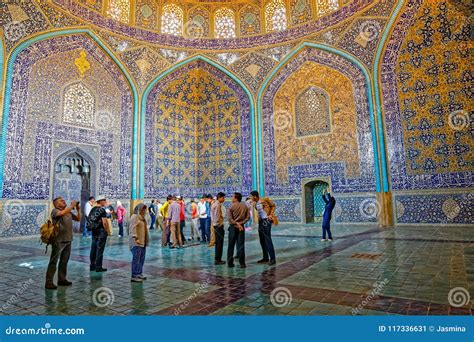 Sheikh Lotfollah Mosque Interior Editorial Photo - Image of lotfollah, floor: 117336631