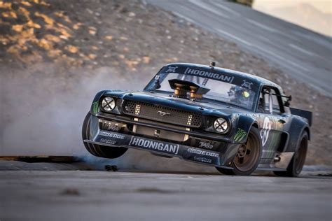 Ford Mustang 'Hoonicorn' knalt over Goodwood | Auto55.be | Nieuws